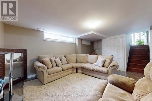 958 Midland Avenue, Toronto (Kennedy Park), ON - Indoor Photo Showing Living Room