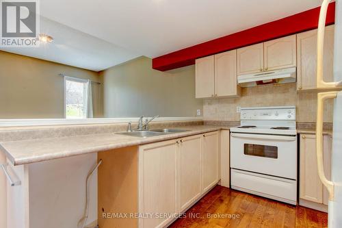 92 Gunning Cres, New Tecumseth, ON - Indoor Photo Showing Kitchen With Double Sink