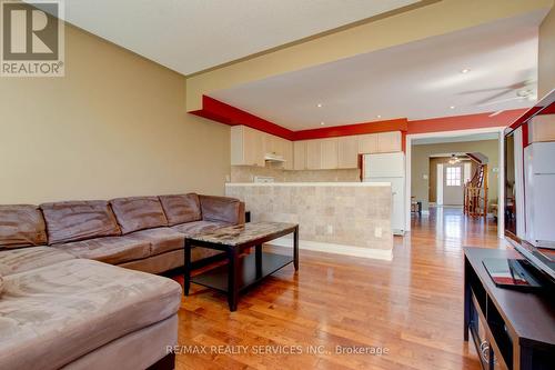 92 Gunning Cres, New Tecumseth, ON - Indoor Photo Showing Living Room