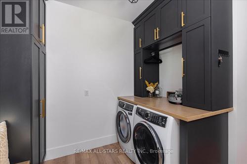 26118 Warden Ave, Georgina, ON - Indoor Photo Showing Laundry Room