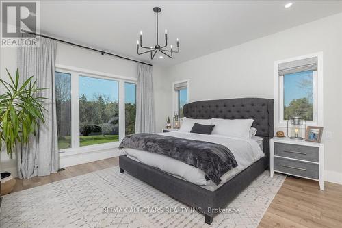 26118 Warden Ave, Georgina, ON - Indoor Photo Showing Bedroom