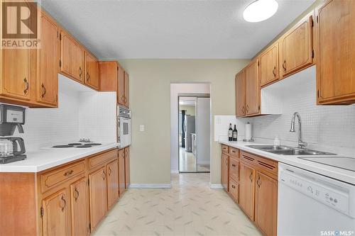 2323 Arnold Street, Saskatoon, SK - Indoor Photo Showing Kitchen With Double Sink