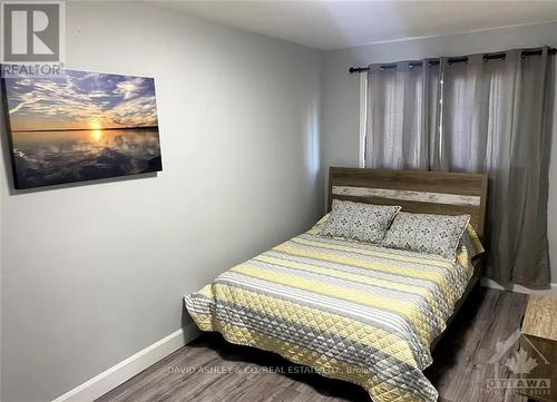 809-811 Hilmor Terrace S, Elizabethtown-Kitley, ON - Indoor Photo Showing Bedroom