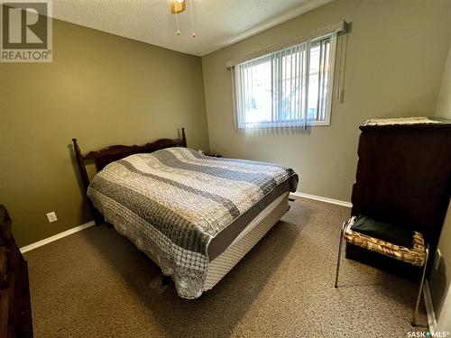 453 3Rd Avenue Se, Swift Current, SK - Indoor Photo Showing Bedroom