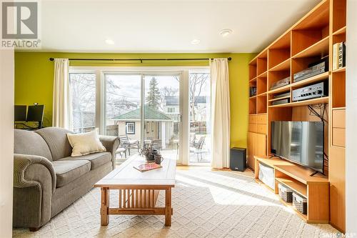 735 University Drive, Saskatoon, SK - Indoor Photo Showing Living Room