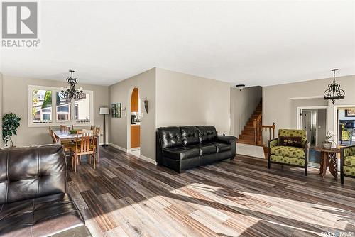 75 Green Meadow Road, Regina, SK - Indoor Photo Showing Living Room