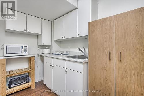 #10 -91 Rameau Dr, Toronto, ON - Indoor Photo Showing Kitchen