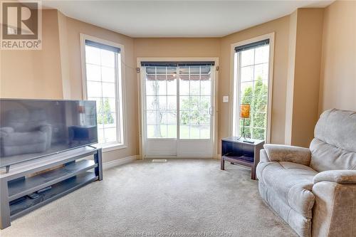 1263 Radcliff Avenue, Windsor, ON - Indoor Photo Showing Living Room