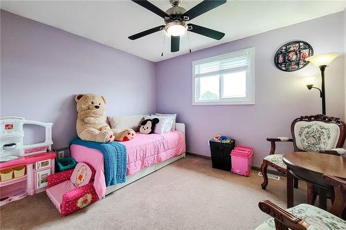 7 Vision Place, Stoney Creek, ON - Indoor Photo Showing Bedroom