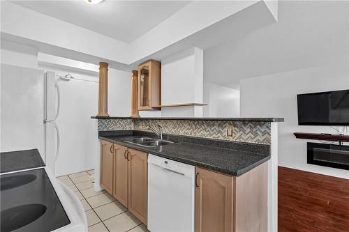 851 Queenston Road|Unit #607, Stoney Creek, ON - Indoor Photo Showing Kitchen With Double Sink