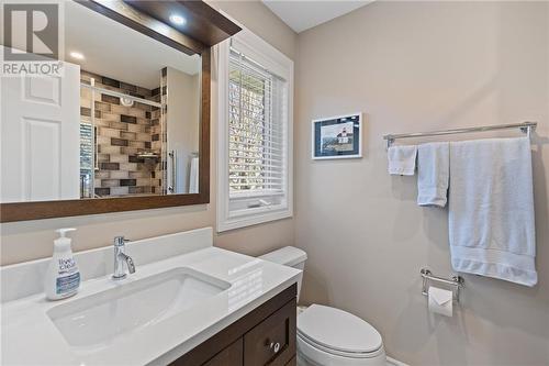 7 Shelby Lane, Brockville, ON - Indoor Photo Showing Bathroom