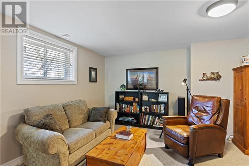 7 Shelby Lane, Brockville, ON - Indoor Photo Showing Living Room