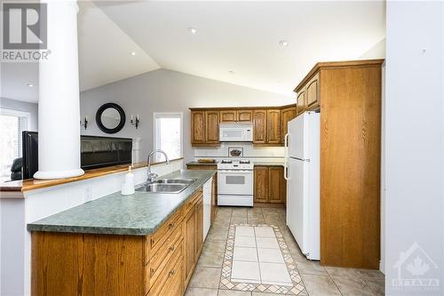 502 Quart Court, Winchester, ON - Indoor Photo Showing Kitchen With Double Sink