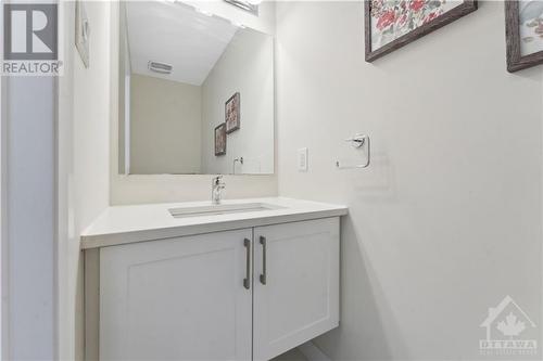 Powder Room - 609 Paine Avenue, Ottawa, ON - Indoor Photo Showing Bathroom