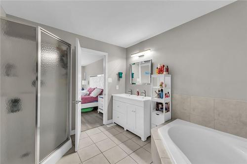 119 Donald Bell Drive, Binbrook, ON - Indoor Photo Showing Bathroom