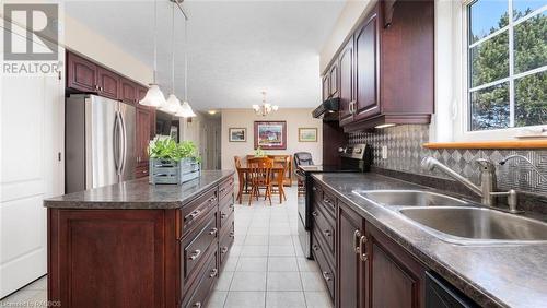 2391 9Th Avenue E, Owen Sound, ON - Indoor Photo Showing Kitchen With Double Sink