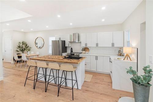 371 Upper Wentworth Street, Hamilton, ON - Indoor Photo Showing Kitchen With Upgraded Kitchen
