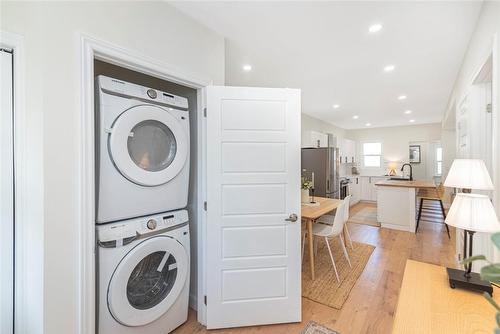 371 Upper Wentworth Street, Hamilton, ON - Indoor Photo Showing Laundry Room