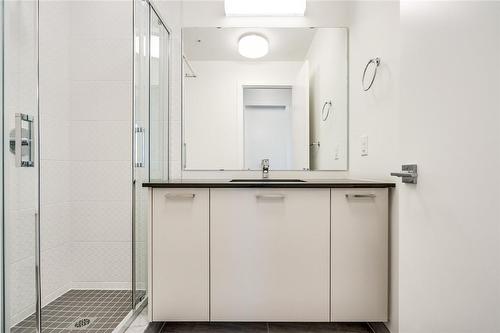 467 Charlton Avenue E|Unit #407, Hamilton, ON - Indoor Photo Showing Bathroom