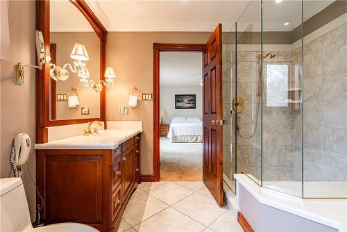 356 Roberts Road, Grimsby, ON - Indoor Photo Showing Bathroom