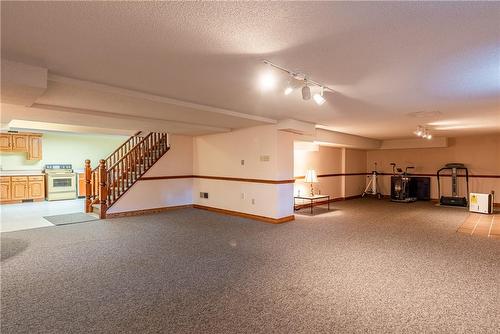 356 Roberts Road, Grimsby, ON - Indoor Photo Showing Other Room