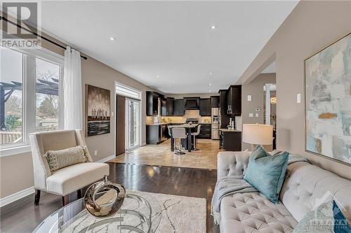 69 Chanonhouse Drive, Ottawa, ON - Indoor Photo Showing Living Room