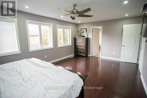 4671 Mcleod Rd, Burlington, ON - Indoor Photo Showing Bedroom
