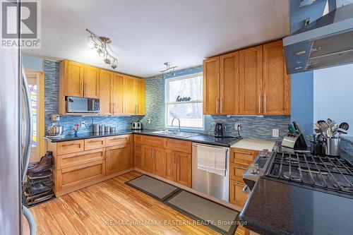 7066 Waverly Street, Hamilton Township, ON - Indoor Photo Showing Kitchen