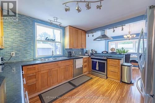 7066 Waverly St, Hamilton Township, ON - Indoor Photo Showing Kitchen