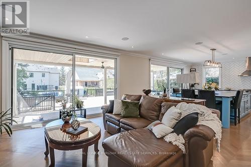 240 Pine Cove Road, Burlington, ON - Indoor Photo Showing Living Room