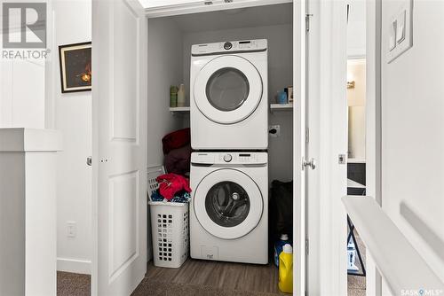 1732 West Market Street, Regina, SK - Indoor Photo Showing Laundry Room
