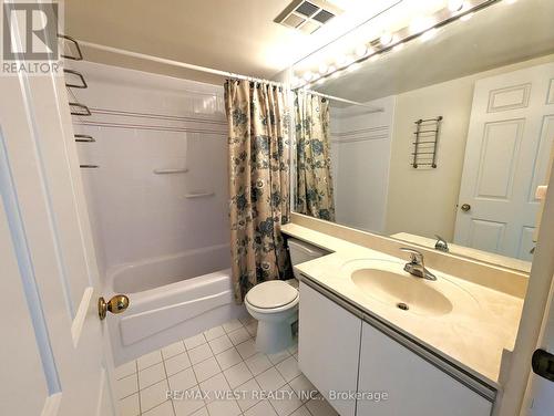 #1205 -24 Hanover Rd, Brampton, ON - Indoor Photo Showing Bathroom
