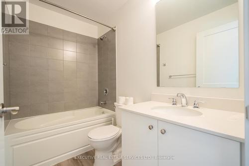 322 - 251 Northfield Drive E, Waterloo, ON - Indoor Photo Showing Bathroom