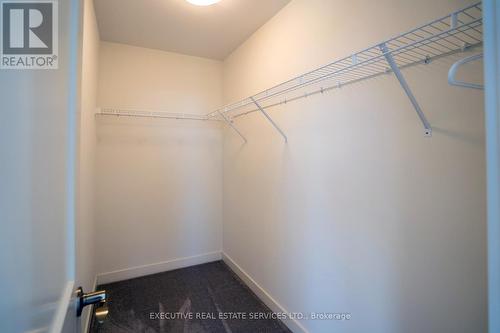 #322 -251 Northfield Dr E, Waterloo, ON - Indoor With Storage