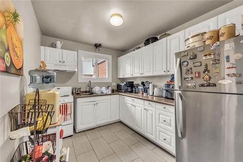 2060 Prospect Street, Burlington, ON - Indoor Photo Showing Kitchen