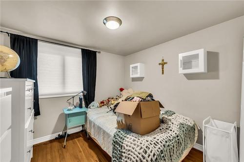 2060 Prospect Street, Burlington, ON - Indoor Photo Showing Bedroom