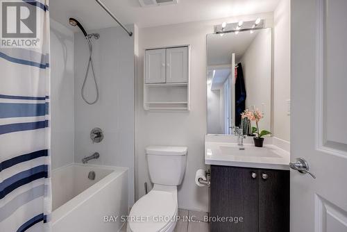 #305 -1070 Progress Ave, Toronto, ON - Indoor Photo Showing Bathroom