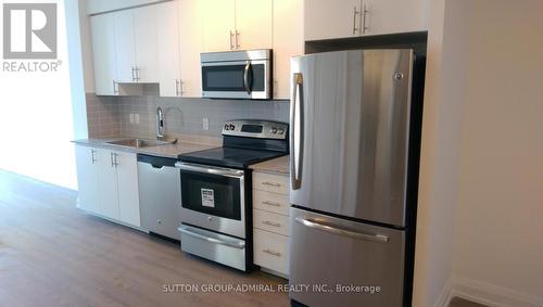 2712 - 7171 Yonge Street, Markham, ON - Indoor Photo Showing Kitchen With Stainless Steel Kitchen With Upgraded Kitchen