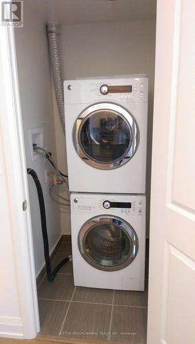 2712 - 7171 Yonge Street, Markham, ON - Indoor Photo Showing Laundry Room