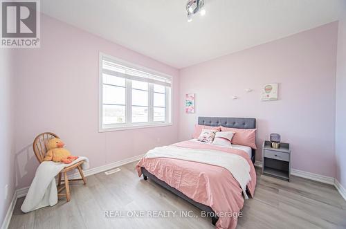 121 Decast Cres, Markham, ON - Indoor Photo Showing Bedroom