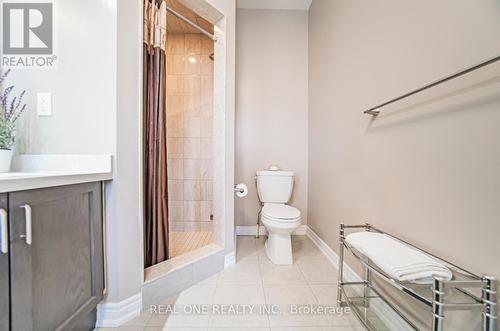 121 Decast Cres, Markham, ON - Indoor Photo Showing Bathroom