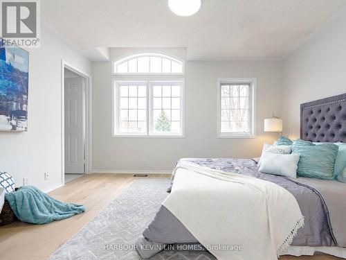 36 Walnut Grove Cres, Richmond Hill, ON - Indoor Photo Showing Bedroom
