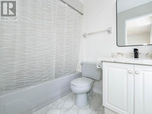 36 Walnut Grove Cres, Richmond Hill, ON - Indoor Photo Showing Bathroom