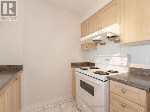 #903 -399 South Park Rd, Markham, ON - Indoor Photo Showing Kitchen