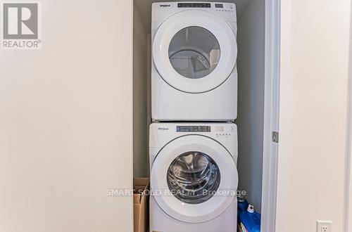 27 Thomas Armstrong Lane, Richmond Hill, ON - Indoor Photo Showing Laundry Room