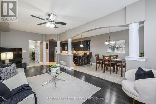 14 James Arnott Crescent, Orangeville, ON - Indoor Photo Showing Living Room
