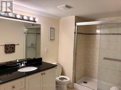 88 Toporowski Ave, Richmond Hill, ON - Indoor Photo Showing Bathroom