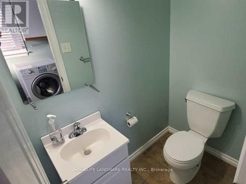 727 Barclay Rd, London, ON - Indoor Photo Showing Bathroom