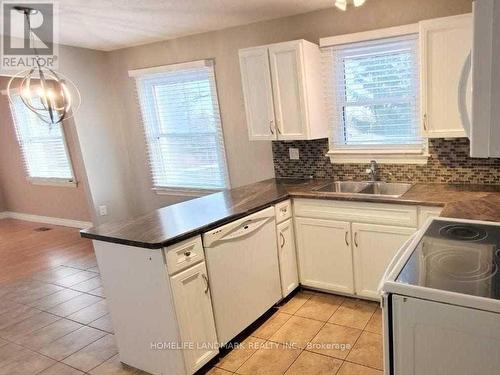 727 Barclay Road, London, ON - Indoor Photo Showing Kitchen With Double Sink