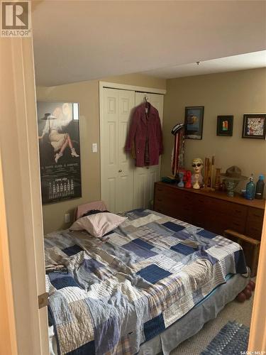 207 Maple Street E, Saskatoon, SK - Indoor Photo Showing Bedroom